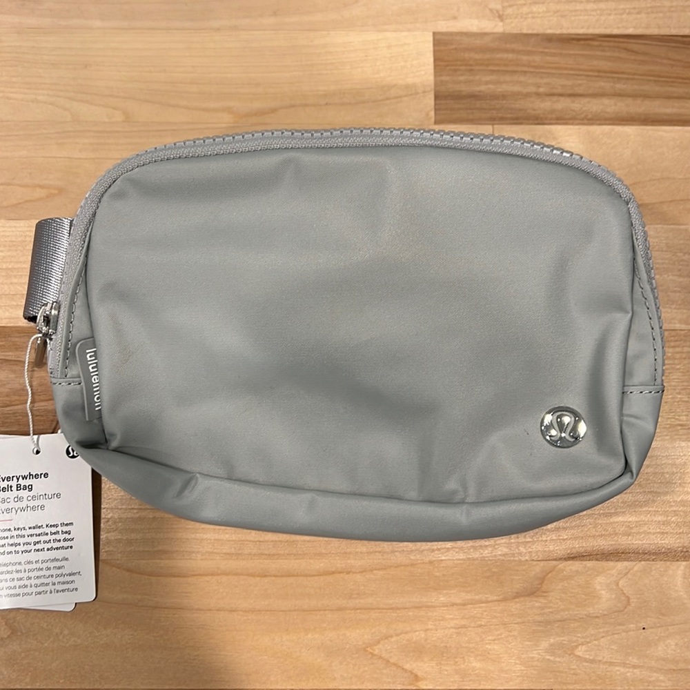 Lululemon everywhere belt bag